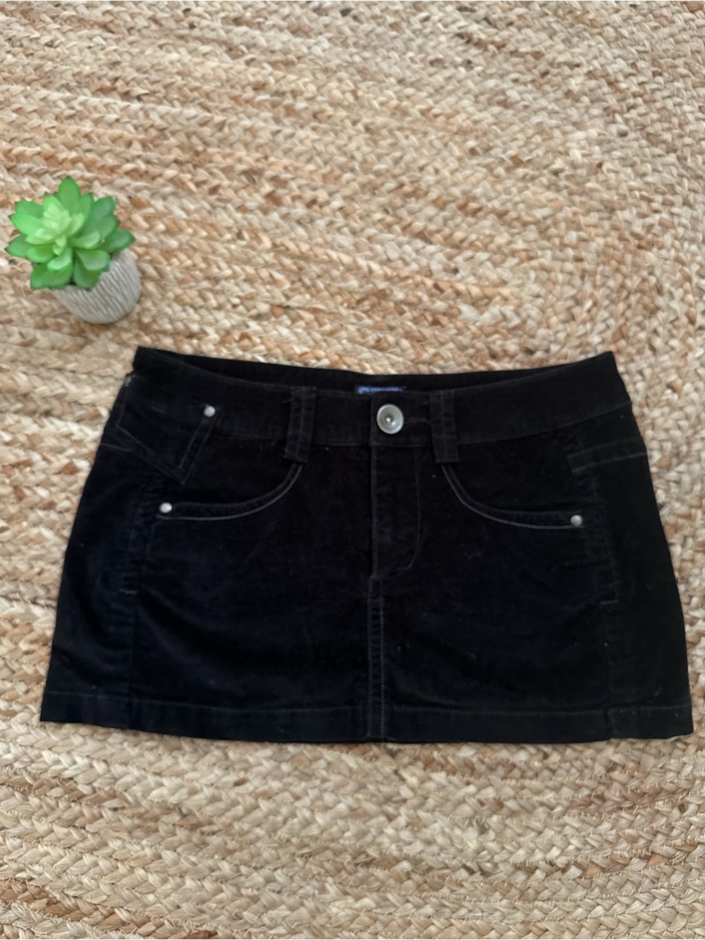 BLACK VINTAGE MICRO SKIRT